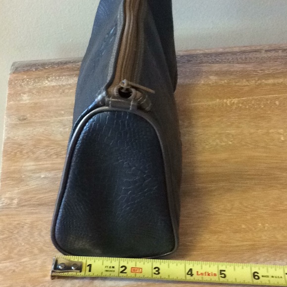 Imitation croc essentials bag - Picture 7 of 7